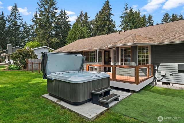 1004 34th Street Ct NW, Gig Harbor, WA 98335