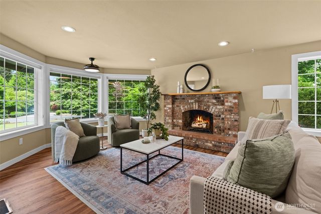 1004 34th Street Ct NW, Gig Harbor, WA 98335