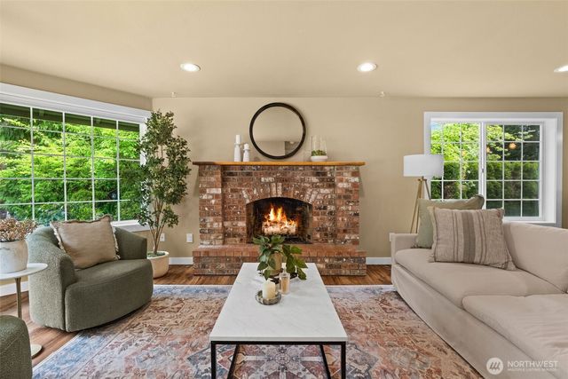 1004 34th Street Ct NW, Gig Harbor, WA 98335