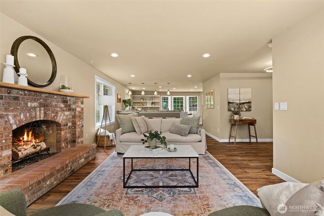 1004 34th Street Ct NW, Gig Harbor, WA 98335