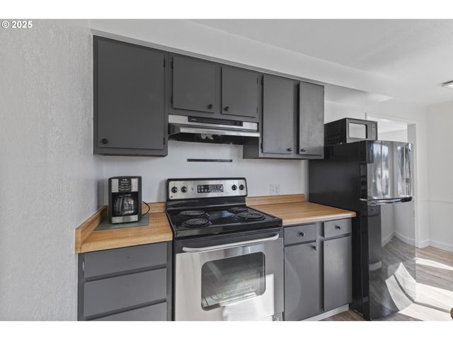 62780 FLAGSTAFF Rd, Coos Bay, OR 97420