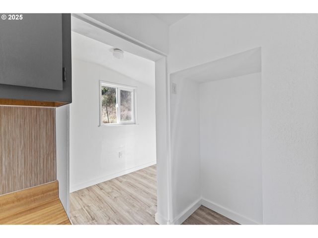 62780 FLAGSTAFF Rd, Coos Bay, OR 97420