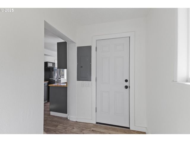 62780 FLAGSTAFF Rd, Coos Bay, OR 97420