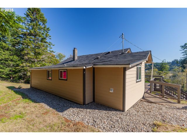 62780 FLAGSTAFF Rd, Coos Bay, OR 97420