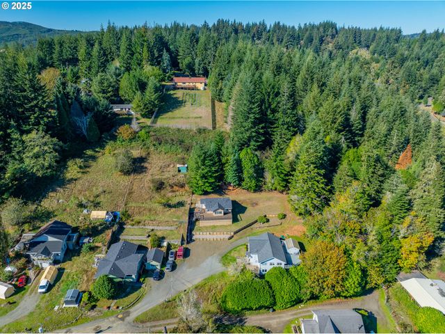 62780 FLAGSTAFF Rd, Coos Bay, OR 97420