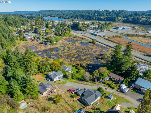 62780 FLAGSTAFF Rd, Coos Bay, OR 97420