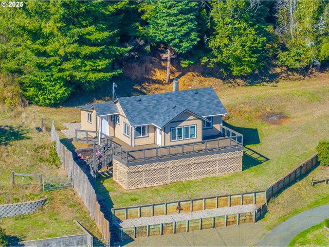 62780 FLAGSTAFF Rd, Coos Bay, OR 97420