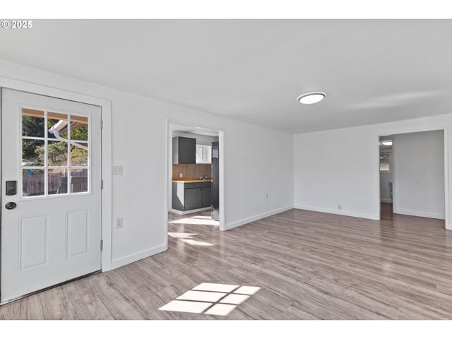 62780 FLAGSTAFF Rd, Coos Bay, OR 97420