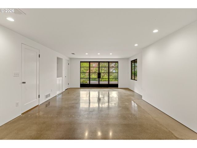 11250 S NORTHGATE Ave, Portland, OR 97219