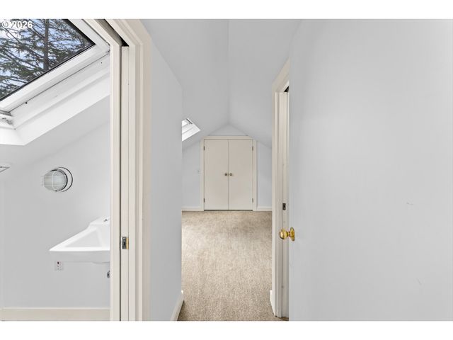 11250 S NORTHGATE Ave, Portland, OR 97219