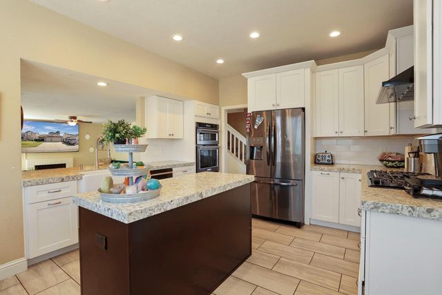 14310 Cedar Valley Dr, Lathrop, CA 95330