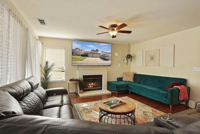 14310 Cedar Valley Dr, Lathrop, CA 95330