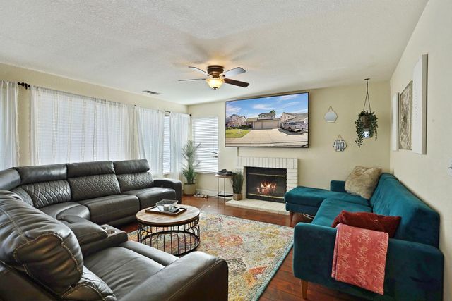 14310 Cedar Valley Dr, Lathrop, CA 95330