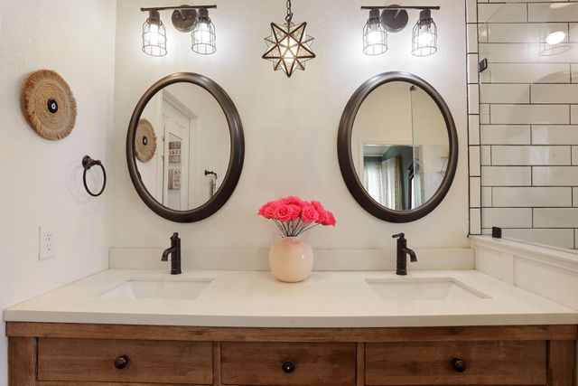 14310 Cedar Valley Dr, Lathrop, CA 95330