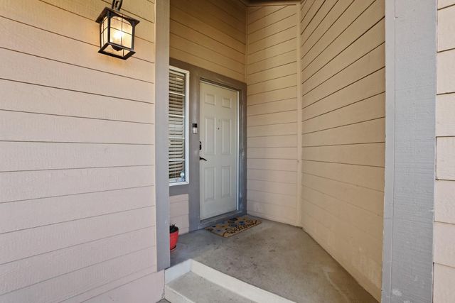 14310 Cedar Valley Dr, Lathrop, CA 95330