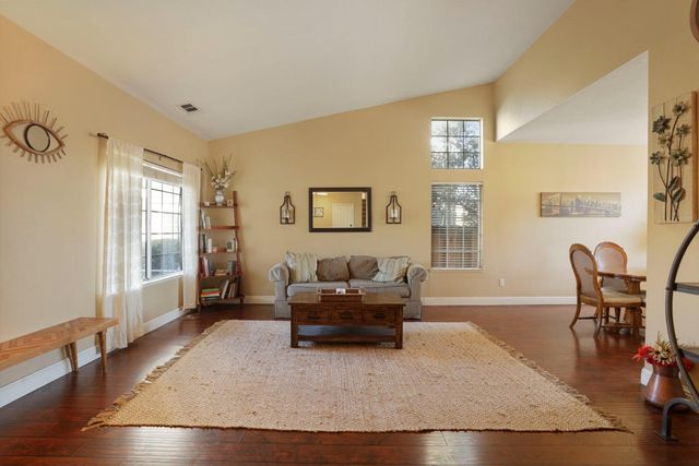 14310 Cedar Valley Dr, Lathrop, CA 95330