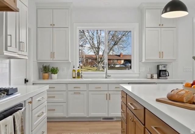 890 N WHIPPLE DR, Lehi, UT 84043