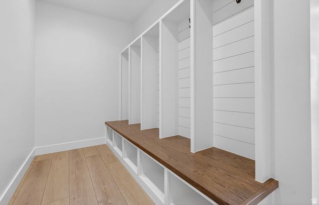 890 N WHIPPLE DR, Lehi, UT 84043