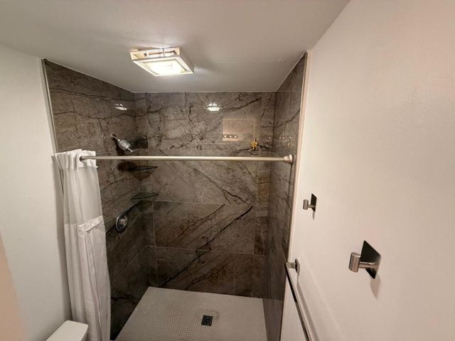 1945 Abbey Road 201, West Palm Beach, FL 33415