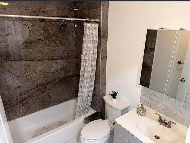 1945 Abbey Road 201, West Palm Beach, FL 33415