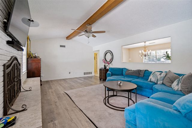 4372 Royal Ridge Drive, Dallas, TX 75229