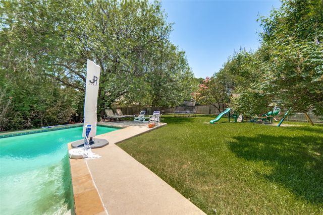 4372 Royal Ridge Drive, Dallas, TX 75229