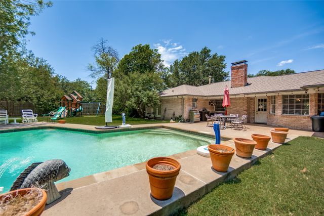 4372 Royal Ridge Drive, Dallas, TX 75229