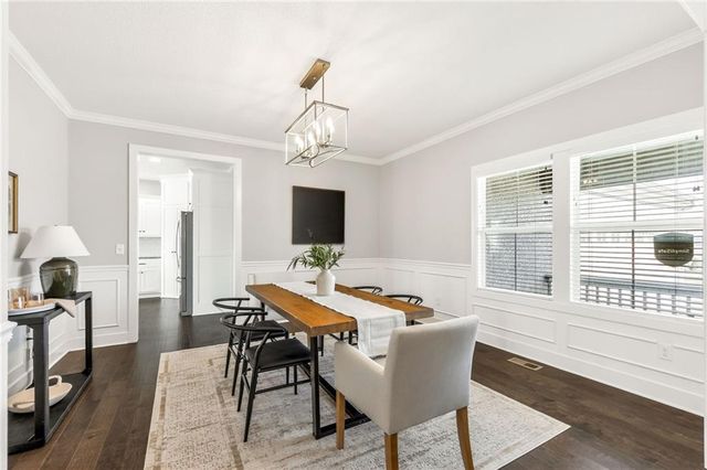 8200 N Sycamore Avenue, Kansas City, MO 64158