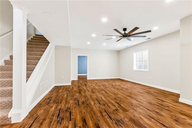 8200 N Sycamore Avenue, Kansas City, MO 64158