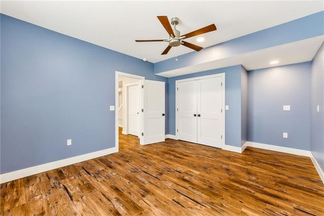 8200 N Sycamore Avenue, Kansas City, MO 64158