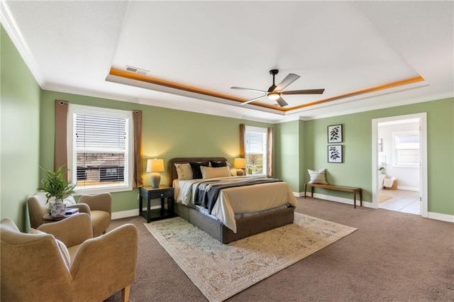 8200 N Sycamore Avenue, Kansas City, MO 64158