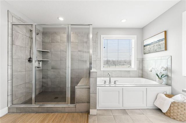 8200 N Sycamore Avenue, Kansas City, MO 64158