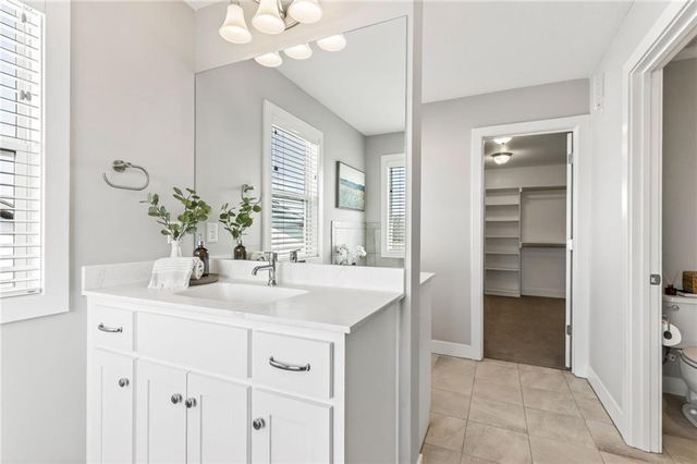 8200 N Sycamore Avenue, Kansas City, MO 64158