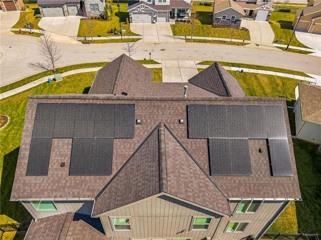 8200 N Sycamore Avenue, Kansas City, MO 64158