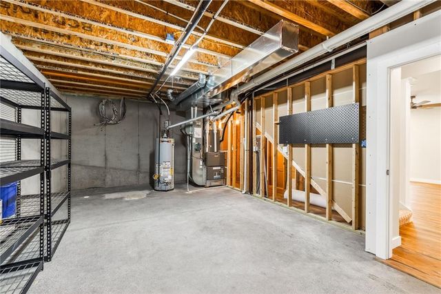 8200 N Sycamore Avenue, Kansas City, MO 64158