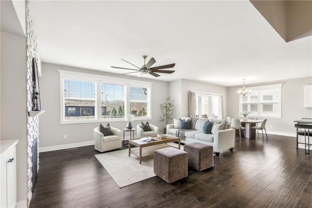 8200 N Sycamore Avenue, Kansas City, MO 64158