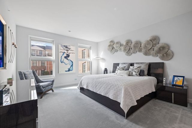 353 E Liberty Drive, Wheaton, IL 60187