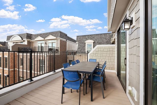 353 E Liberty Drive, Wheaton, IL 60187