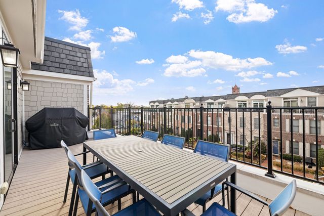 353 E Liberty Drive, Wheaton, IL 60187