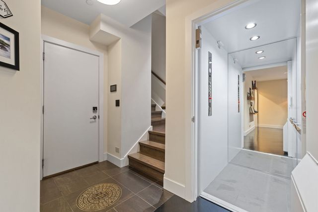 353 E Liberty Drive, Wheaton, IL 60187