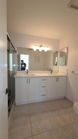 3247 NW 123rd Ave, Sunrise, FL 33323