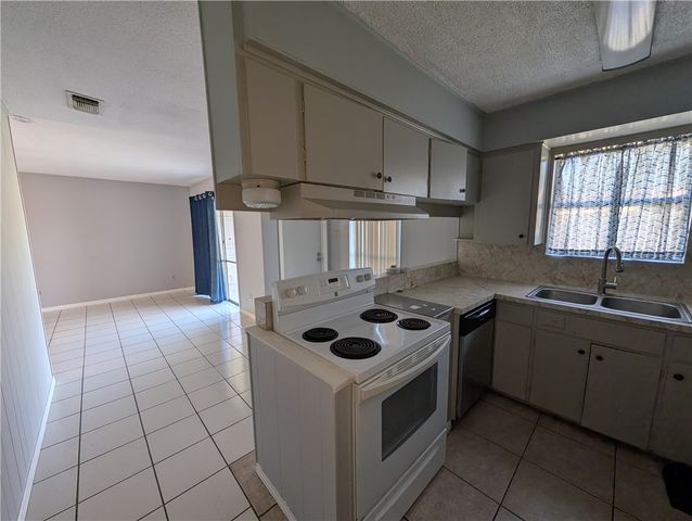 1606 Spicewood Dr, Corpus Christi, TX 78412