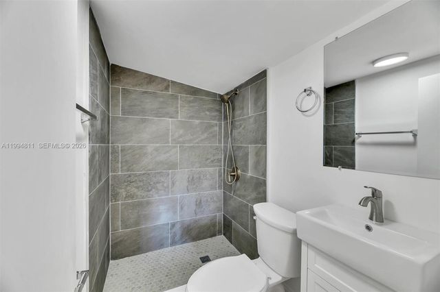 1117 SE 5th St, Deerfield Beach, FL 33441