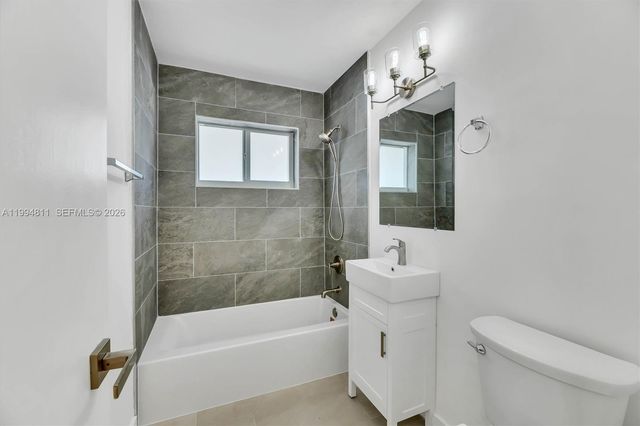 1117 SE 5th St, Deerfield Beach, FL 33441