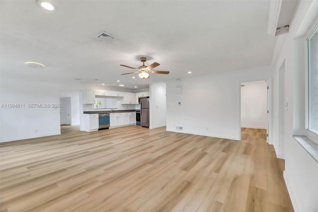 1117 SE 5th St, Deerfield Beach, FL 33441