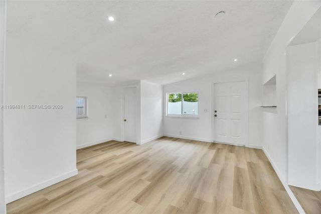 1117 SE 5th St, Deerfield Beach, FL 33441