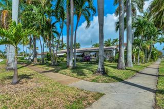 1117 SE 5th St, Deerfield Beach, FL 33441