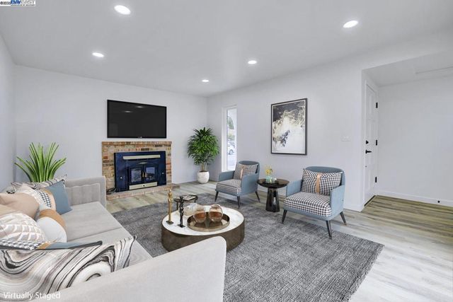 37690 Los Arboles Dr, Fremont, CA 94536