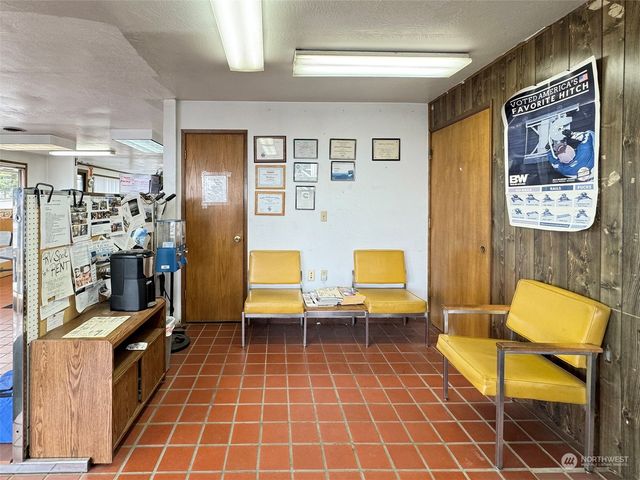 275 S Seventh Avenue, Sequim, WA 98382
