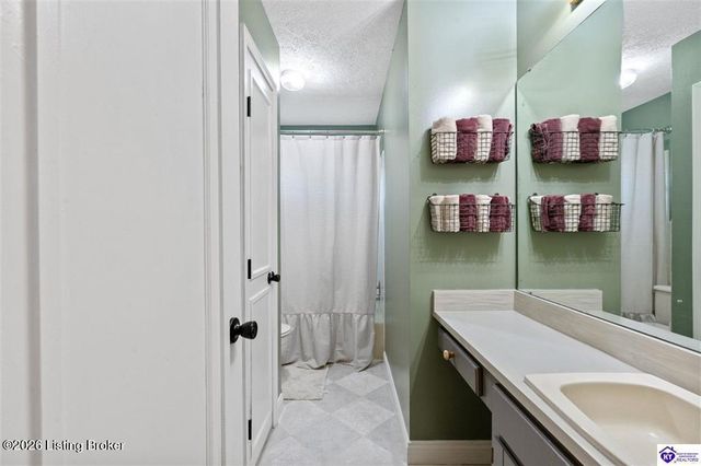 161 Lombardy Dr, Cecilia, KY 42724